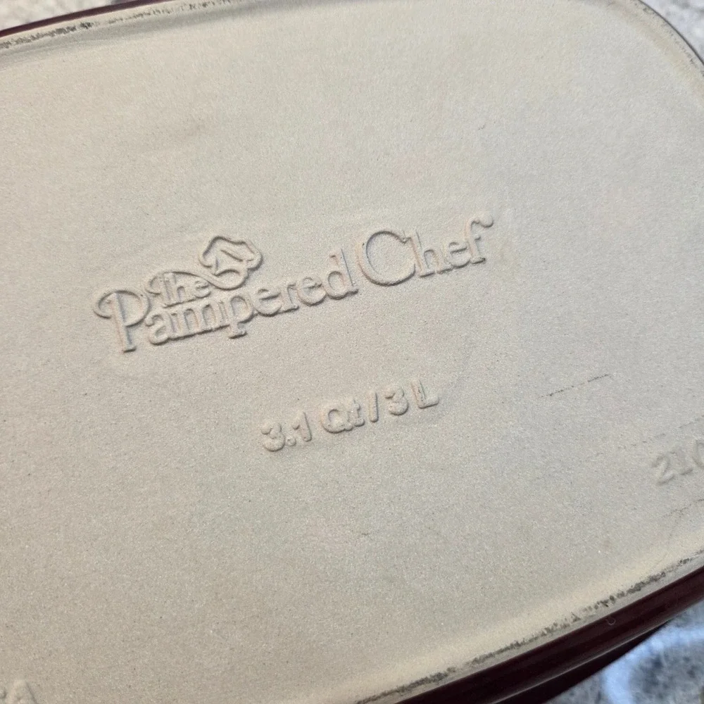 Pampered Chef Deep Covered Baker Cranberry Burgundy Stoneware 3.1 Qt 2101 USA